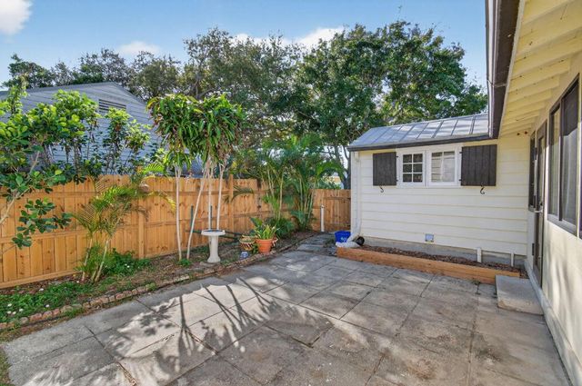 1122 N L Street, Lake Worth Beach, FL 33460