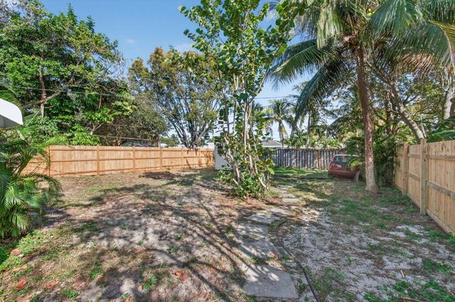 1122 N L Street, Lake Worth Beach, FL 33460