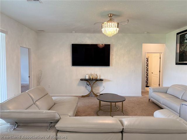 6902 Cecilia Avenue, Sebring, FL 33872