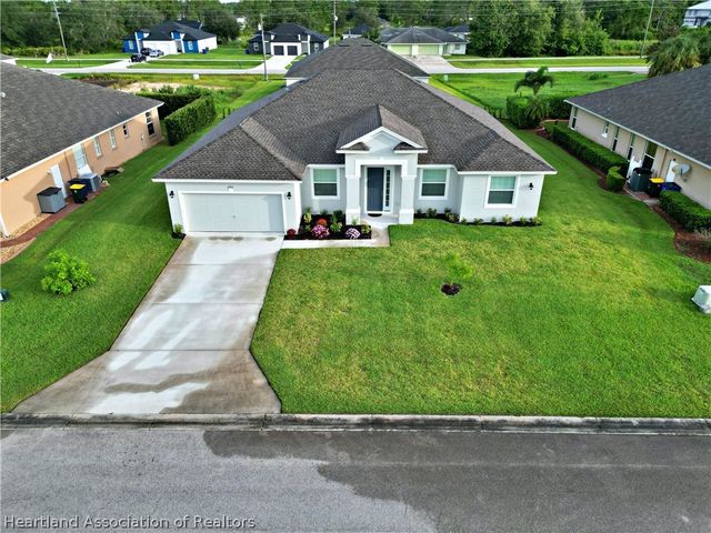 6902 Cecilia Avenue, Sebring, FL 33872