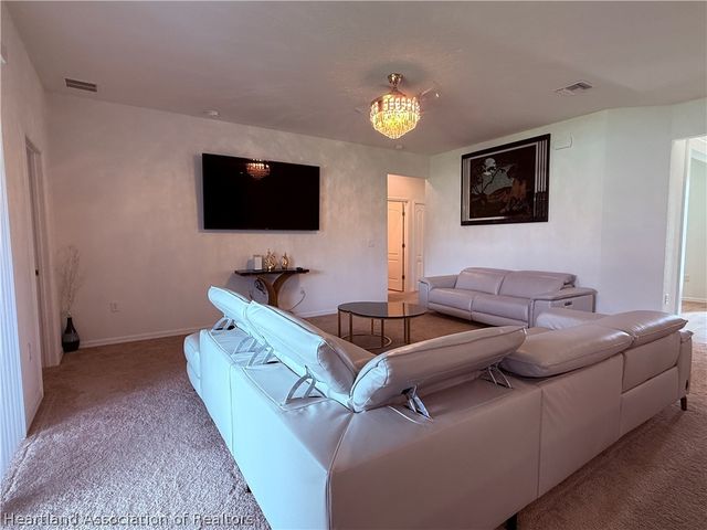 6902 Cecilia Avenue, Sebring, FL 33872