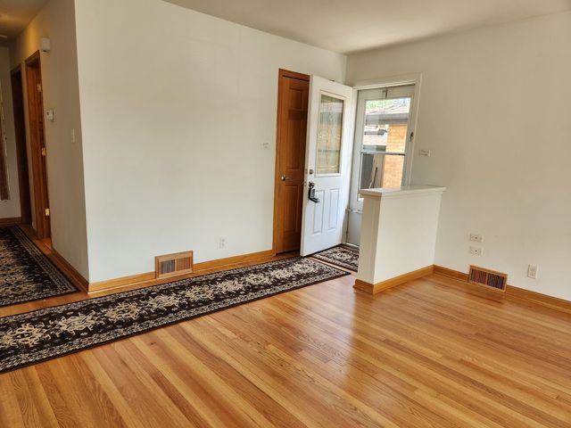 7453 N Karlov Avenue, Skokie, IL 60076
