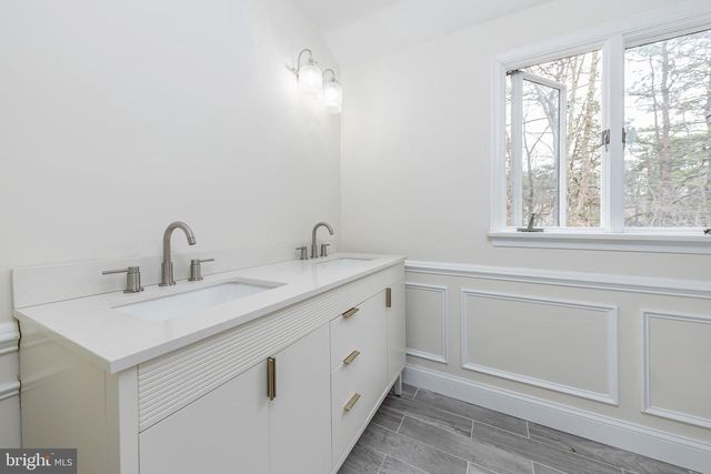 27 EASTWOOD DR, Voorhees, NJ 08043