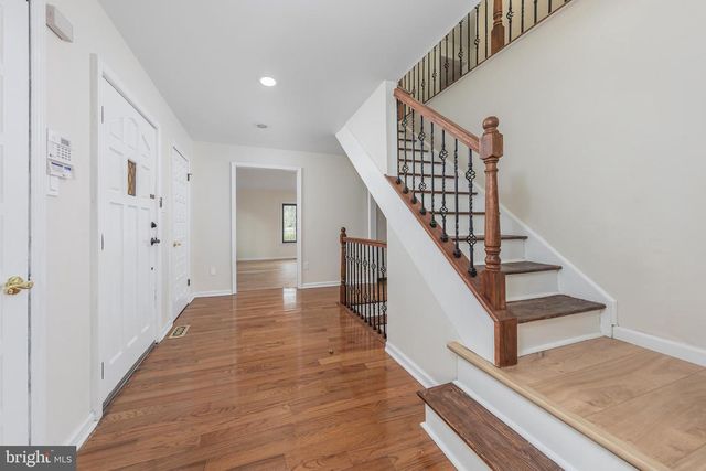 27 EASTWOOD DR, Voorhees, NJ 08043