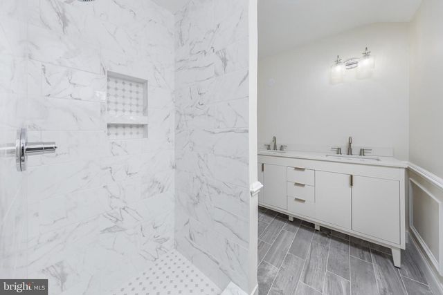 27 EASTWOOD DR, Voorhees, NJ 08043