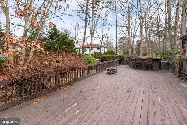 27 EASTWOOD DR, Voorhees, NJ 08043