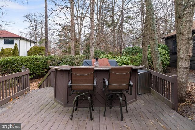 27 EASTWOOD DR, Voorhees, NJ 08043