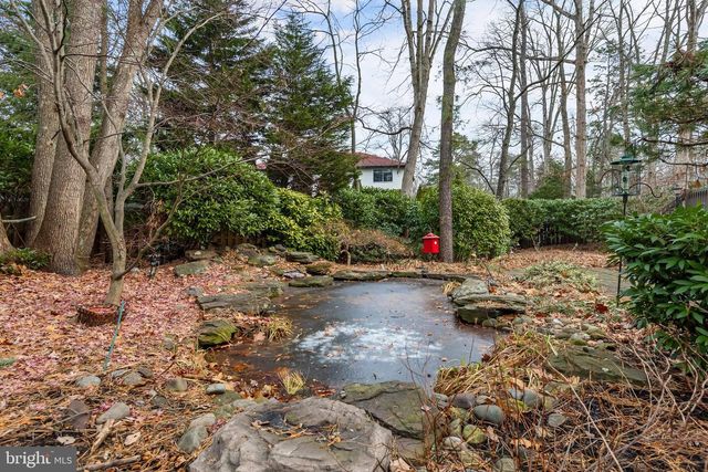 27 EASTWOOD DR, Voorhees, NJ 08043