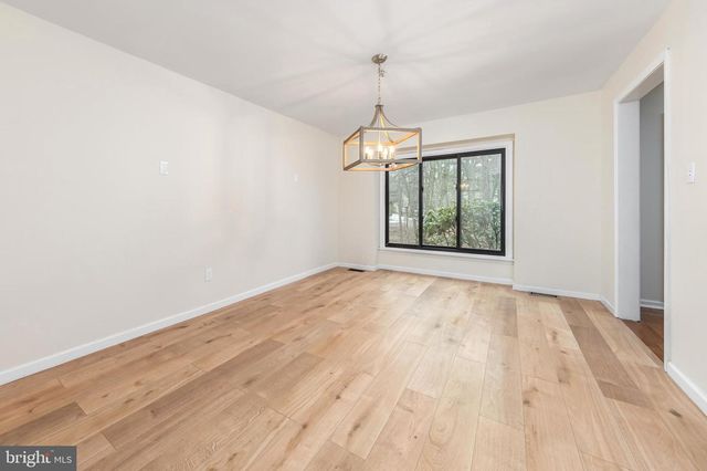 27 EASTWOOD DR, Voorhees, NJ 08043