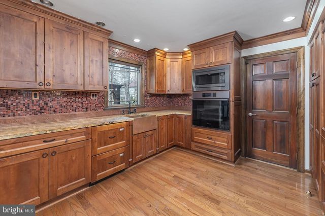 27 EASTWOOD DR, Voorhees, NJ 08043