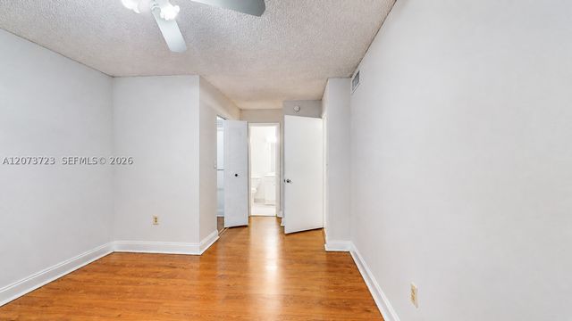 15600 SW 80th St L-304, Miami, FL 33193