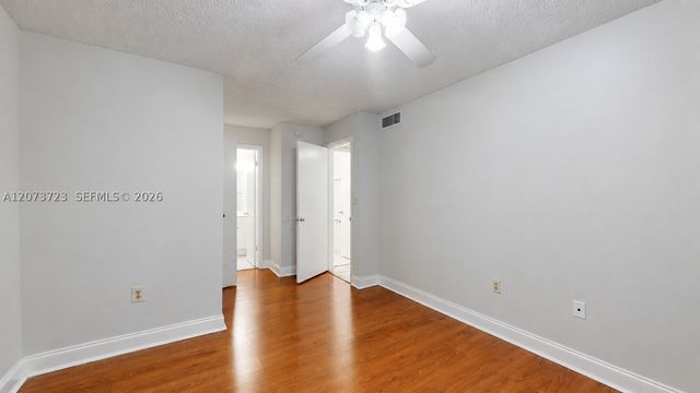 15600 SW 80th St L-304, Miami, FL 33193