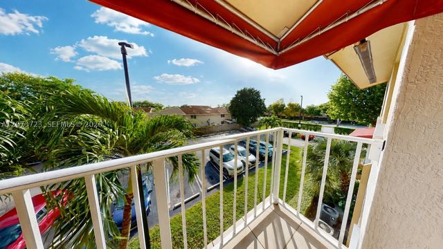 15600 SW 80th St L-304, Miami, FL 33193