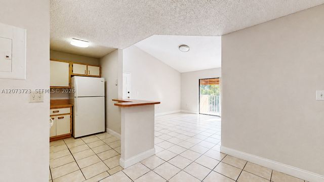 15600 SW 80th St L-304, Miami, FL 33193