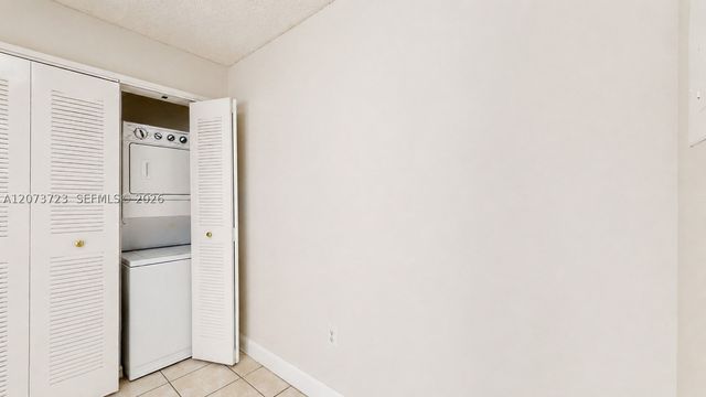 15600 SW 80th St L-304, Miami, FL 33193