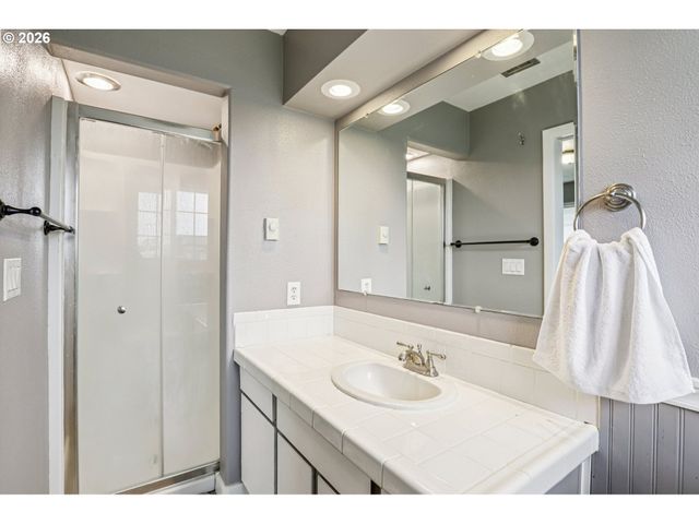 155 SUNSET Blvd, St Helens, OR 97051