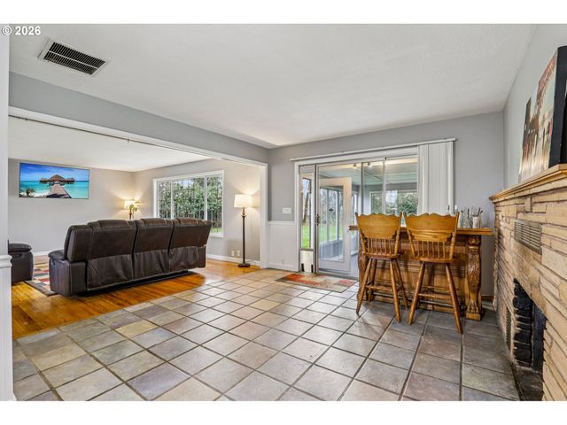 155 SUNSET Blvd, St Helens, OR 97051