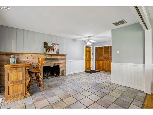 155 SUNSET Blvd, St Helens, OR 97051