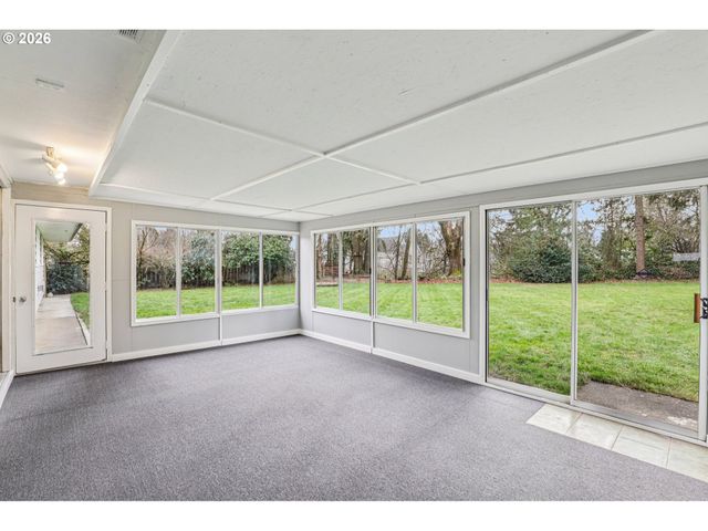 155 SUNSET Blvd, St Helens, OR 97051