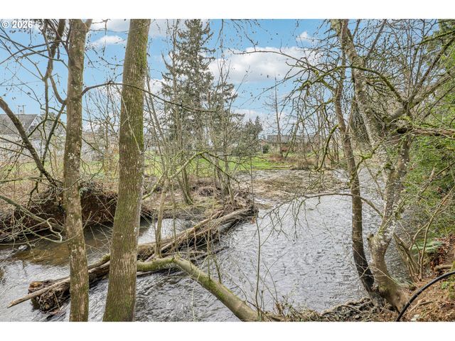 155 SUNSET Blvd, St Helens, OR 97051