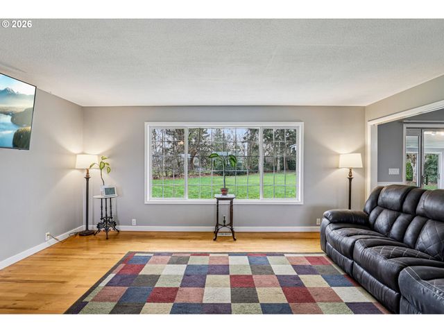 155 SUNSET Blvd, St Helens, OR 97051