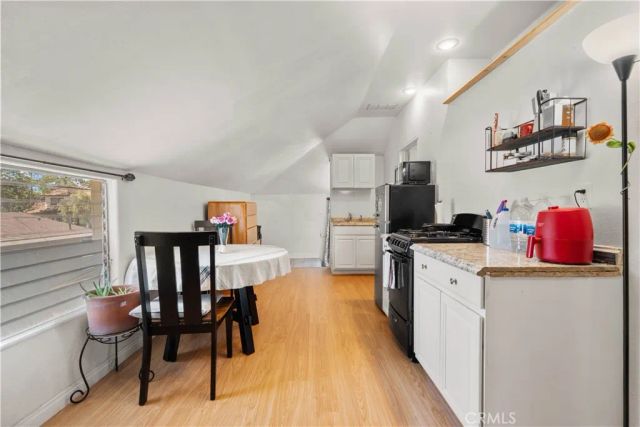 310 E Kingsley Avenue, Pomona, CA 91767