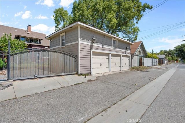 310 E Kingsley Avenue, Pomona, CA 91767