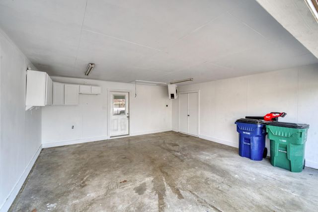 102 W Marietta Street, Madisonville, TX 77864