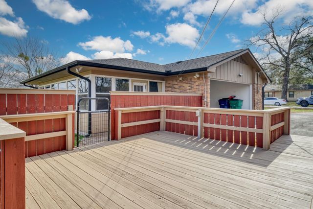 102 W Marietta Street, Madisonville, TX 77864