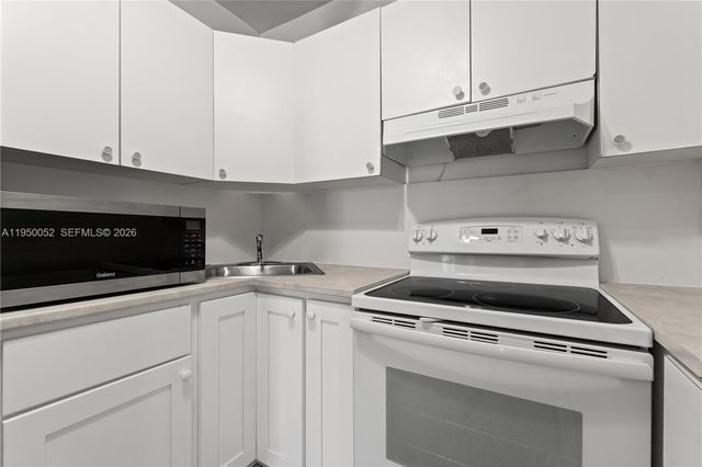 1428 SW 20th St, Miami, FL 33145