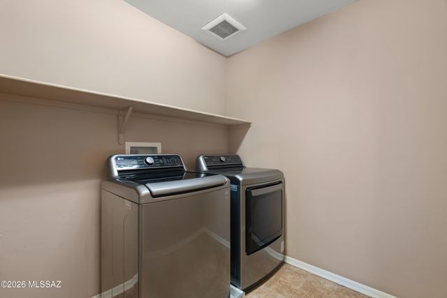 896 W Camino Capria, Sahuarita, AZ 85629