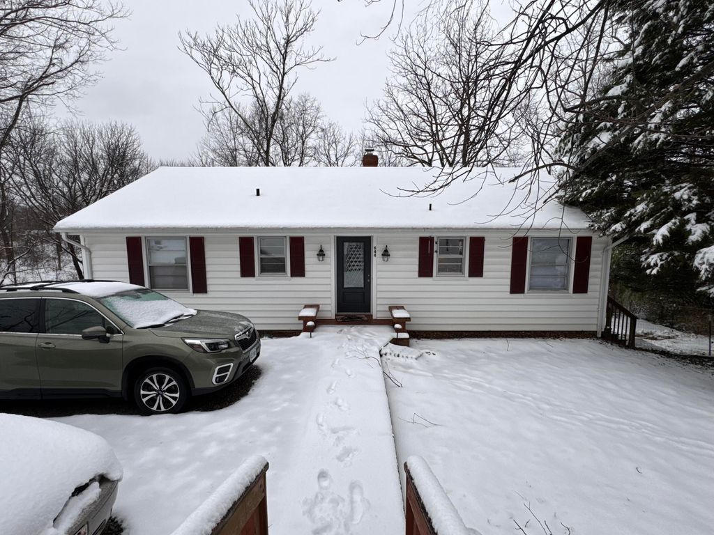 644 Ridgecrest DR, Roanoke, VA 24019