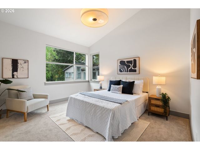 7667 Se SHERMAN Ct, Portland, OR 97215