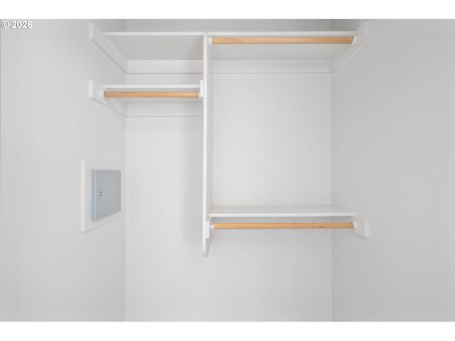 7667 Se SHERMAN Ct, Portland, OR 97215