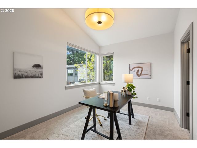 7667 Se SHERMAN Ct, Portland, OR 97215