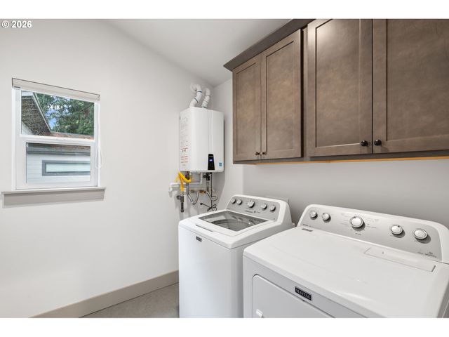 7667 Se SHERMAN Ct, Portland, OR 97215