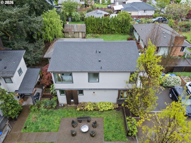 7667 Se SHERMAN Ct, Portland, OR 97215