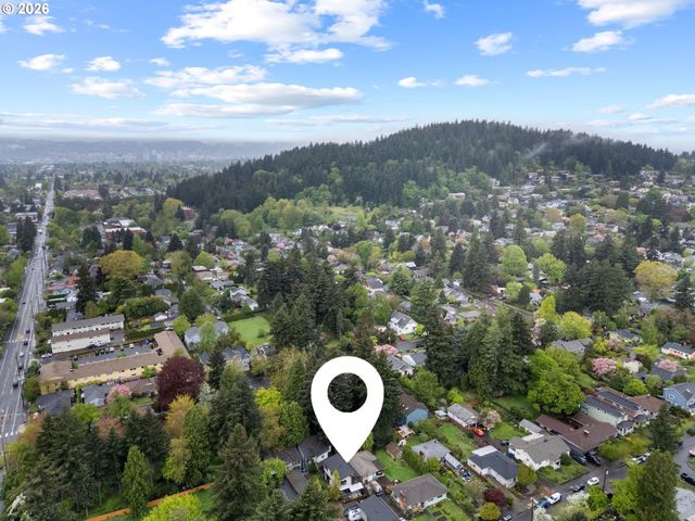 7667 Se SHERMAN Ct, Portland, OR 97215