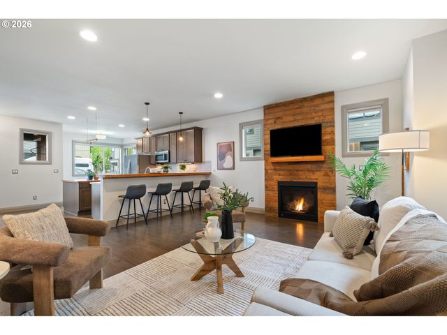 7667 Se SHERMAN Ct, Portland, OR 97215