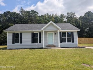 104 Falcon Crest Road, Jacksonville, NC 28540