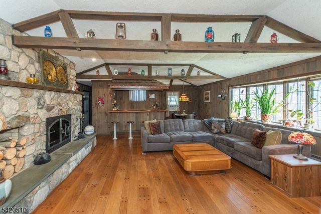 320 Reynolds Ave, Parsippany-troy Hills Twp., NJ 07054