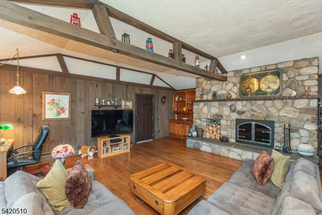 320 Reynolds Ave, Parsippany-troy Hills Twp., NJ 07054