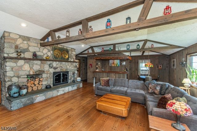 320 Reynolds Ave, Parsippany-troy Hills Twp., NJ 07054