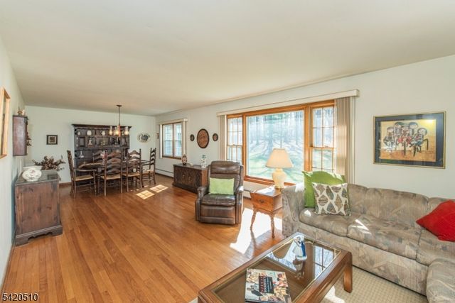 320 Reynolds Ave, Parsippany-troy Hills Twp., NJ 07054