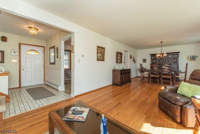 320 Reynolds Ave, Parsippany-troy Hills Twp., NJ 07054