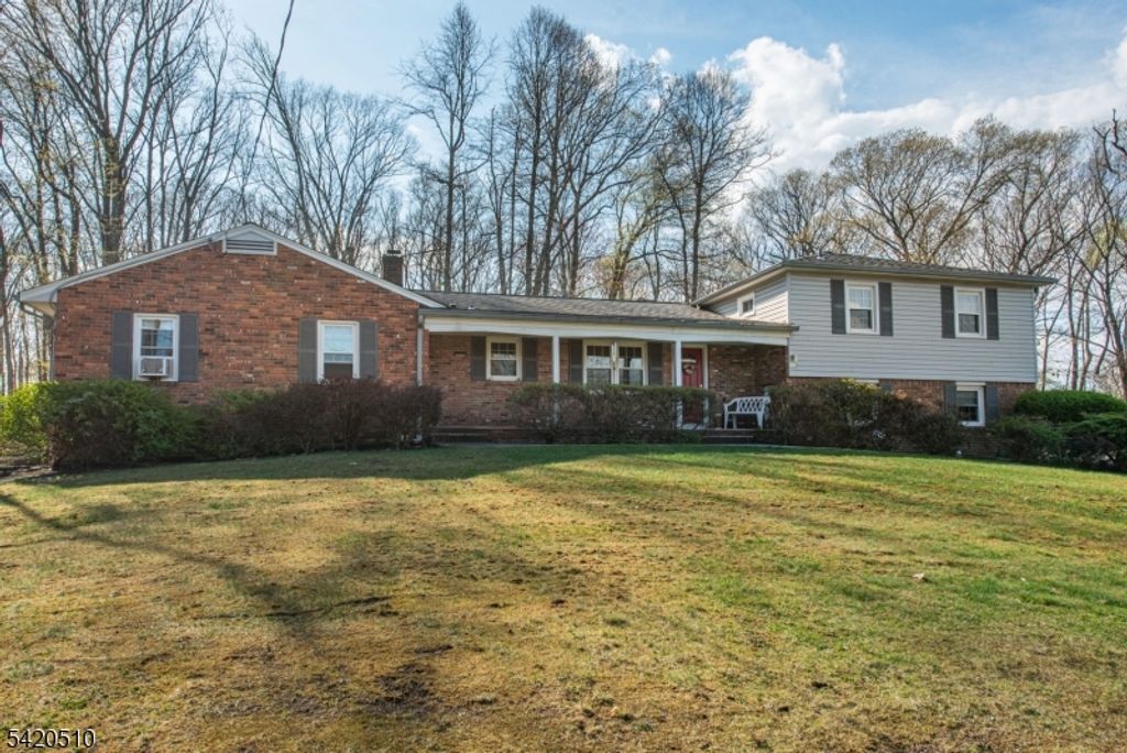 320 Reynolds Ave, Parsippany-troy Hills Twp., NJ 07054