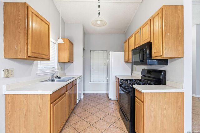 9439 Charter Pt, San Antonio, TX 78250