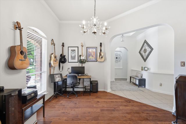 8106 Summerleaf Drive, Arlington, TX 76001
