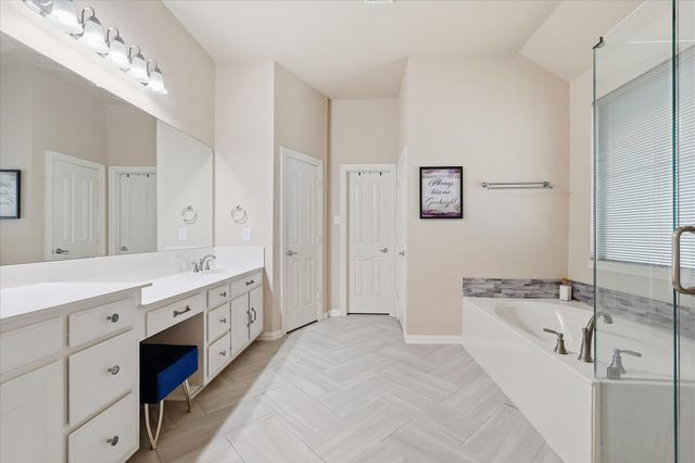 8106 Summerleaf Drive, Arlington, TX 76001