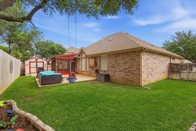 8106 Summerleaf Drive, Arlington, TX 76001